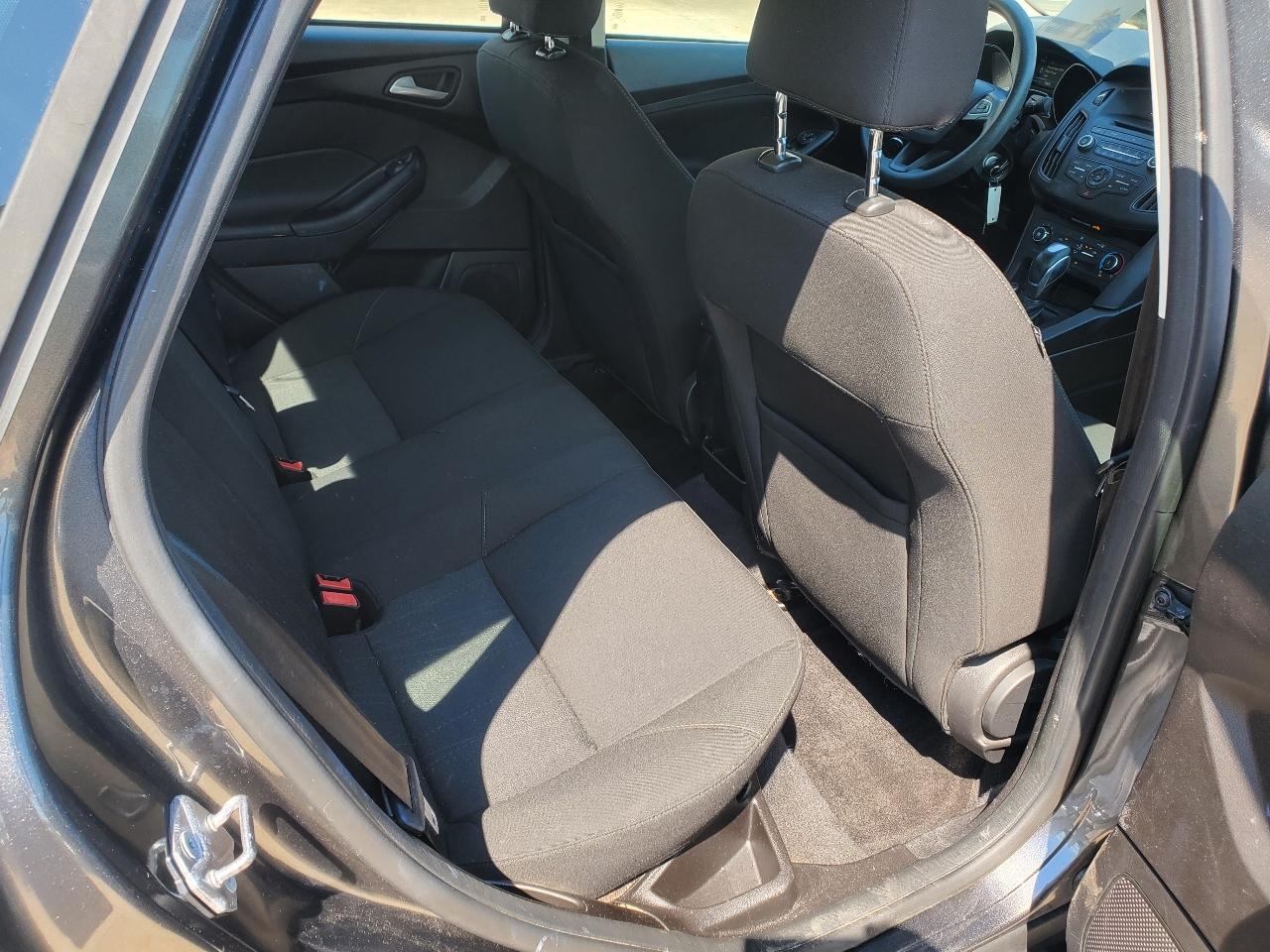 Ford Focus SE Sedan 2016