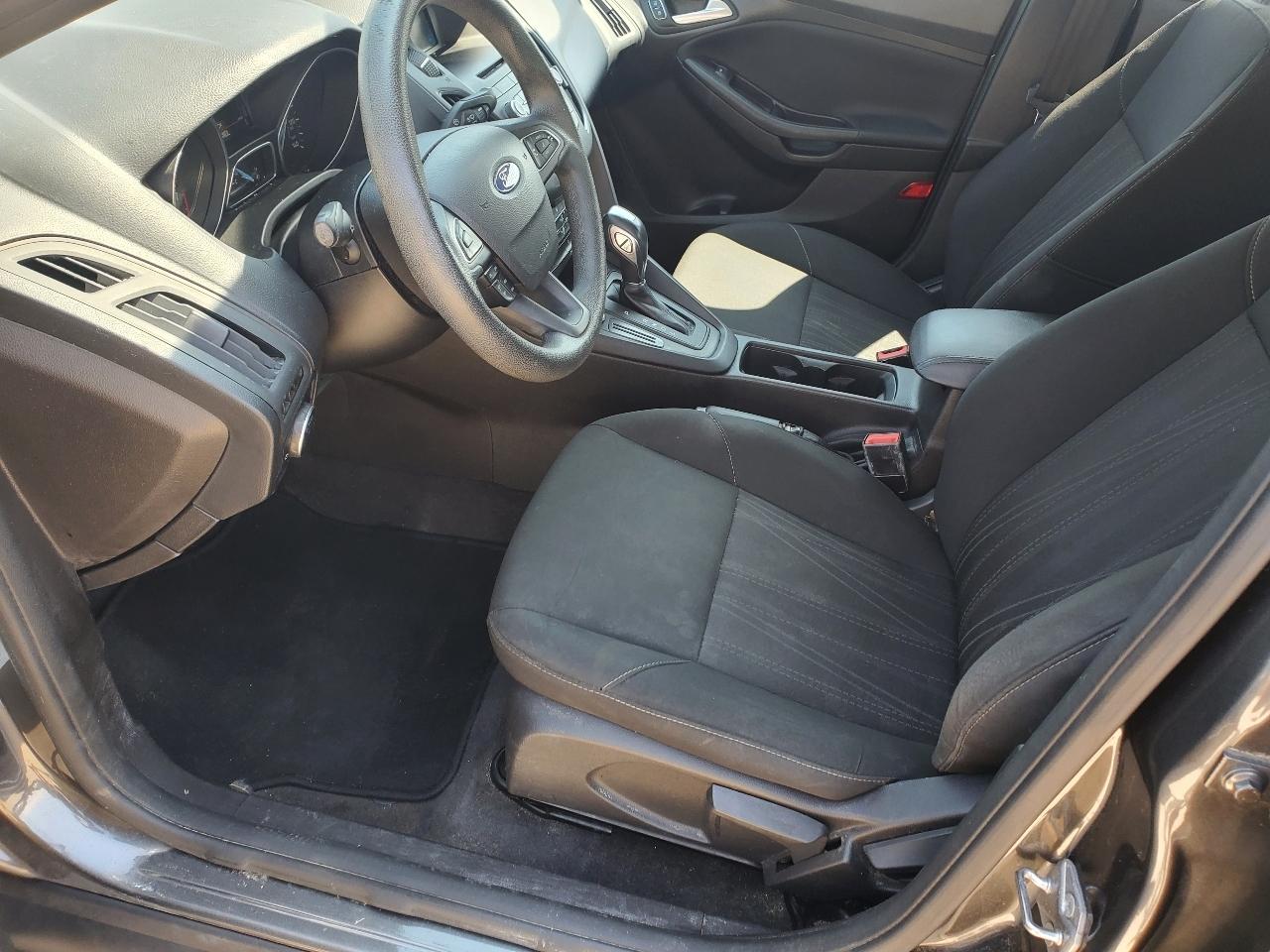 Ford Focus SE Sedan 2016