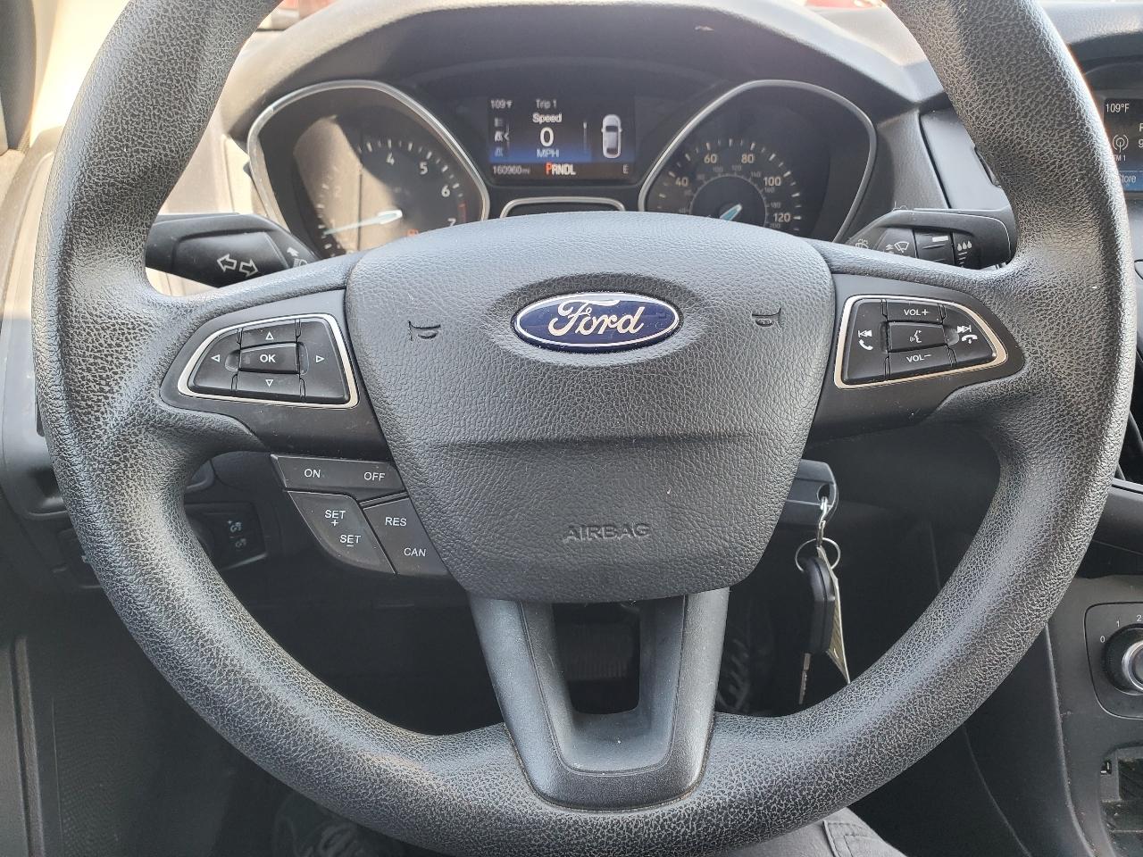 Ford Focus SE Sedan 2016