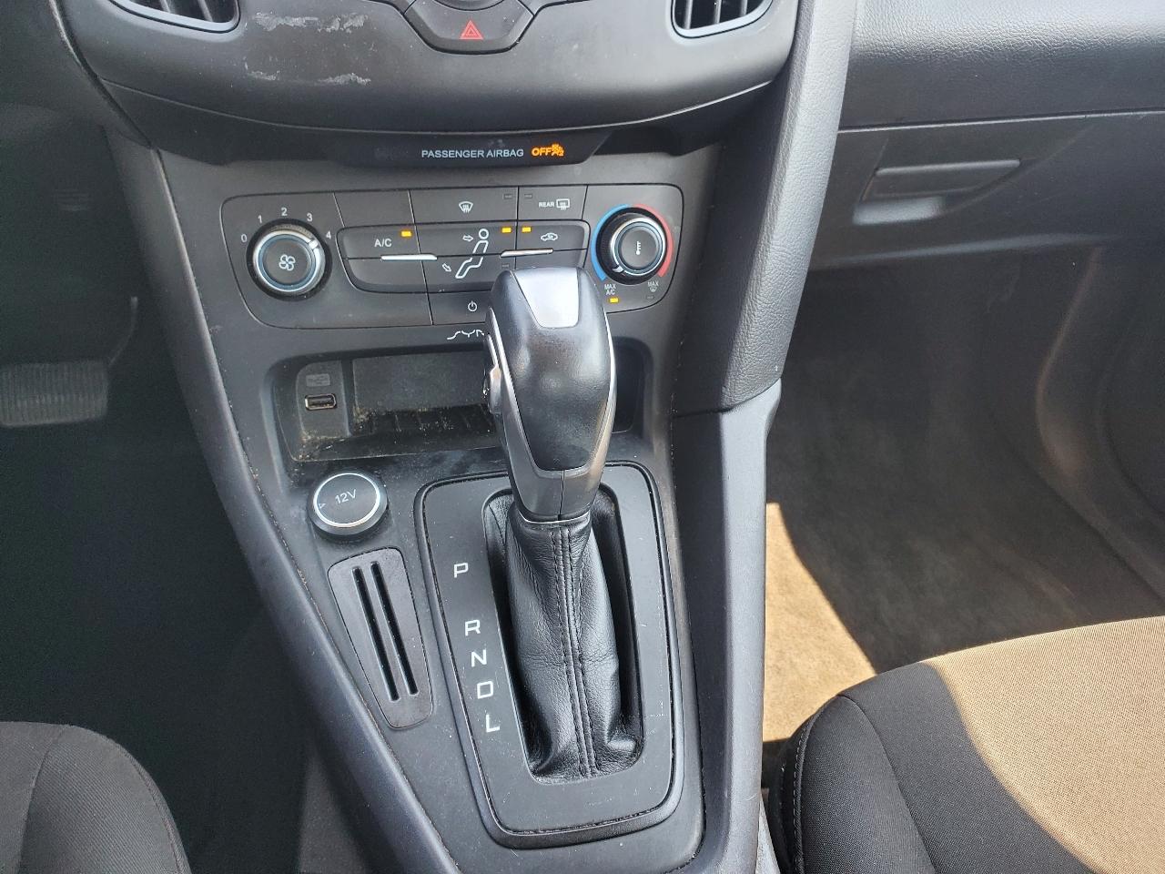 Ford Focus SE Sedan 2016