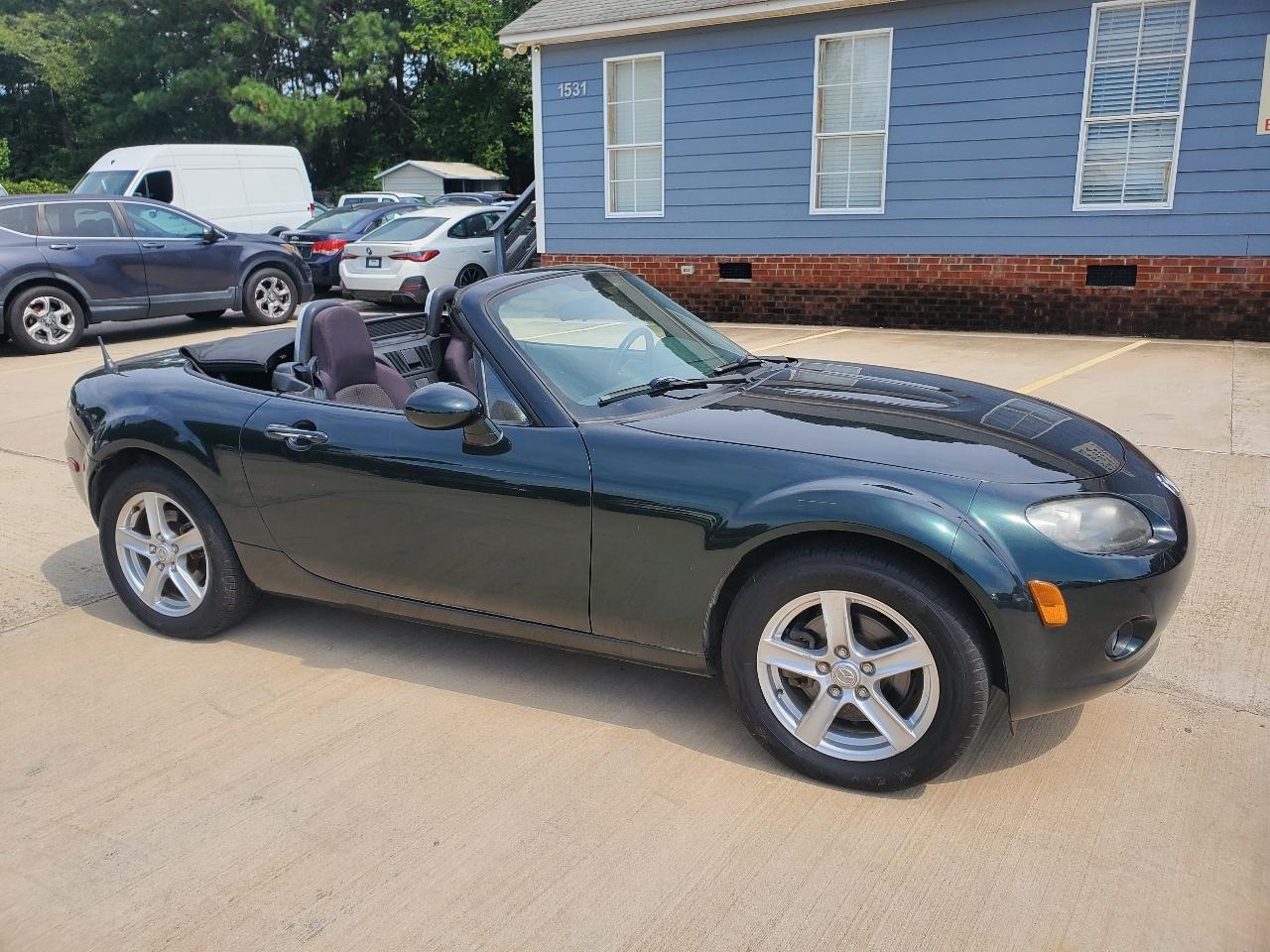 Mazda MX-5 Miata 2D Convertible 2007