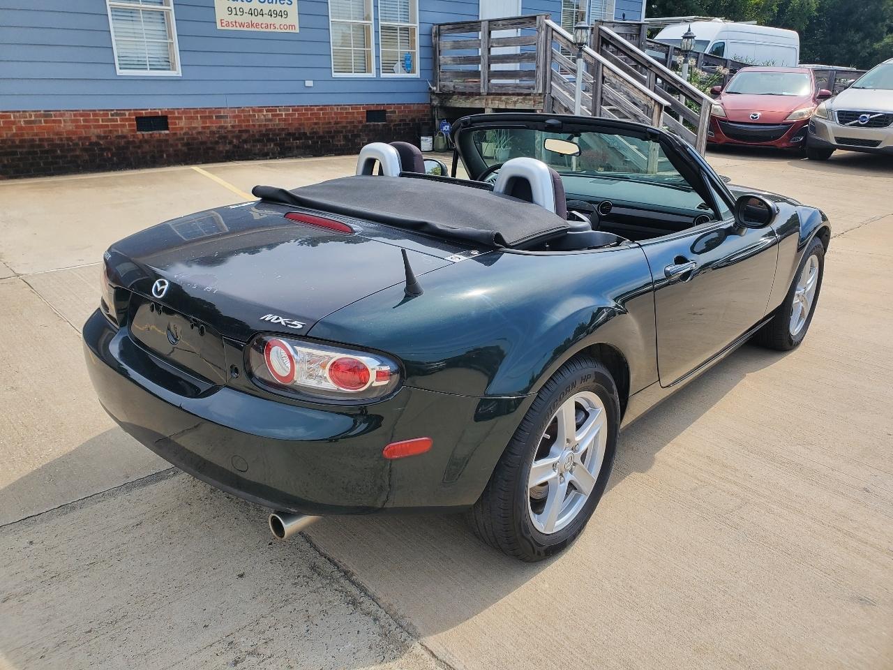 Mazda MX-5 Miata 2D Convertible 2007