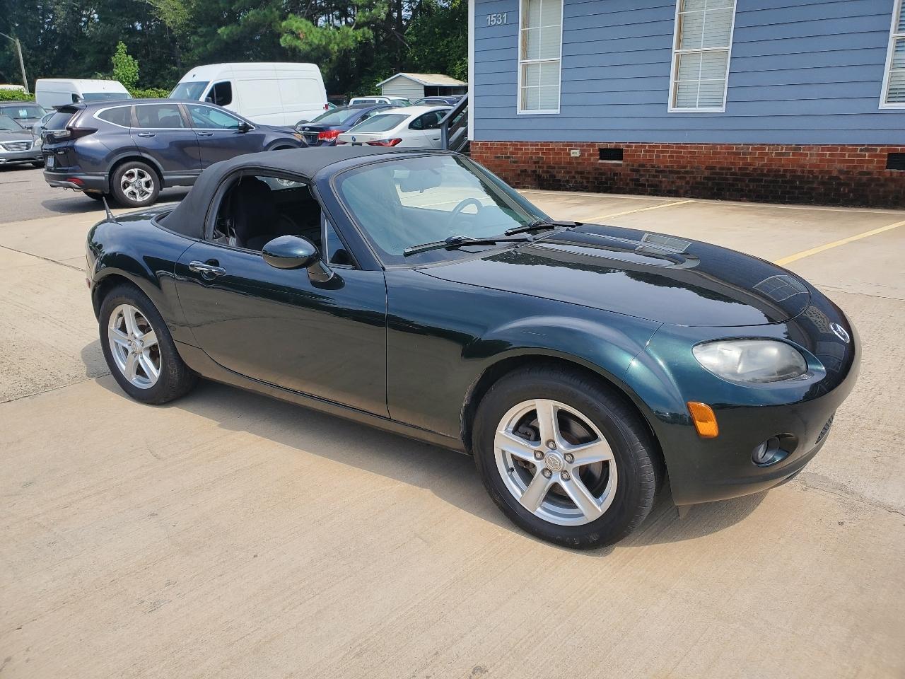 Mazda MX-5 Miata 2D Convertible 2007
