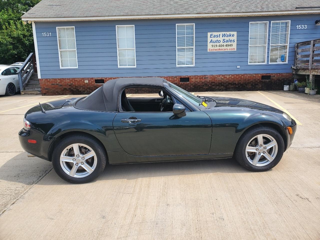Mazda MX-5 Miata 2D Convertible 2007