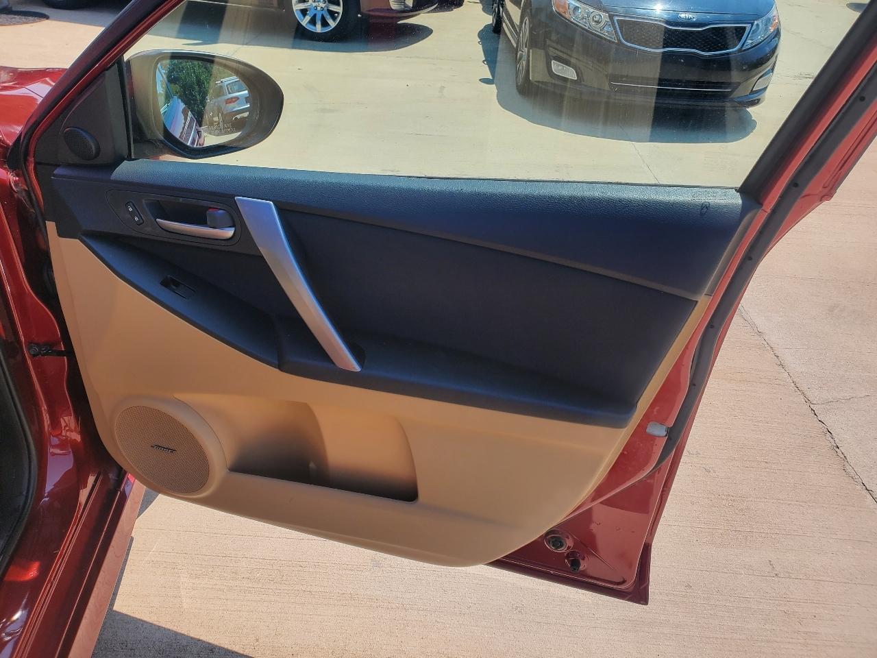Mazda MAZDA3 s Sport 4D Hatchback 2010