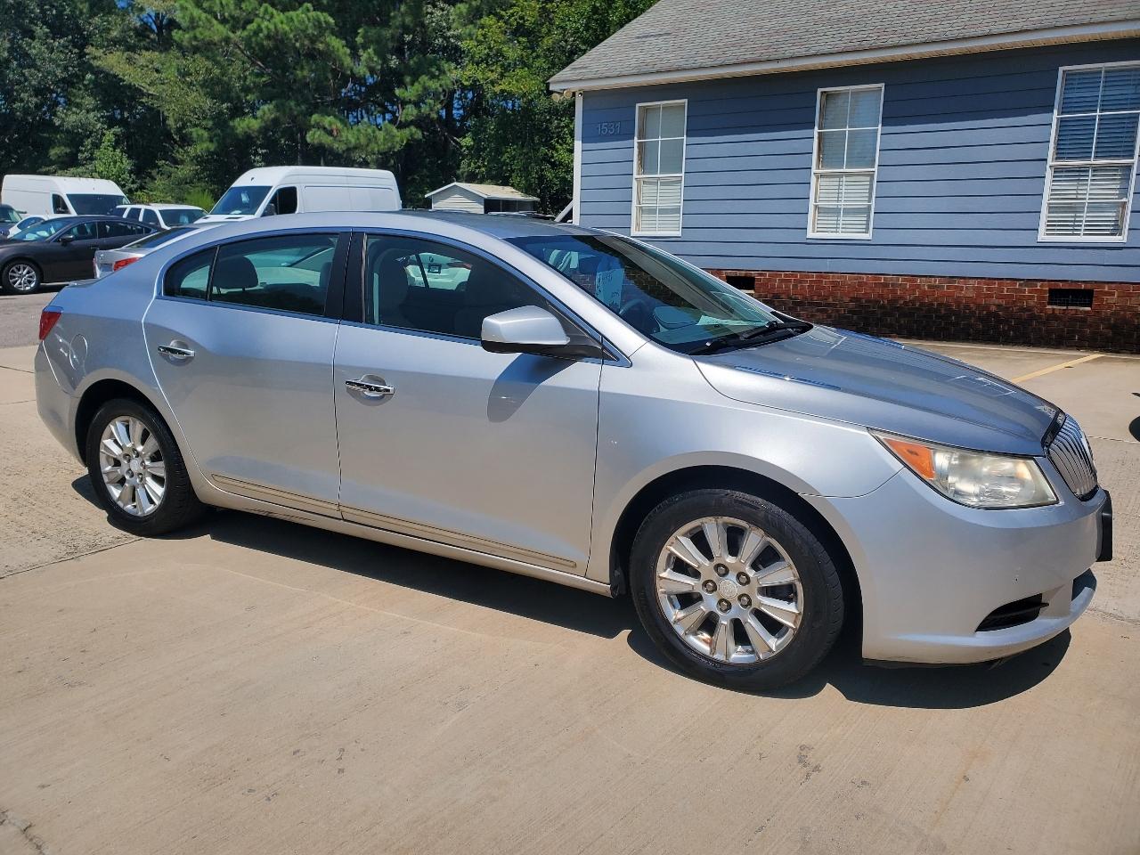 Buick LaCrosse CX 2010