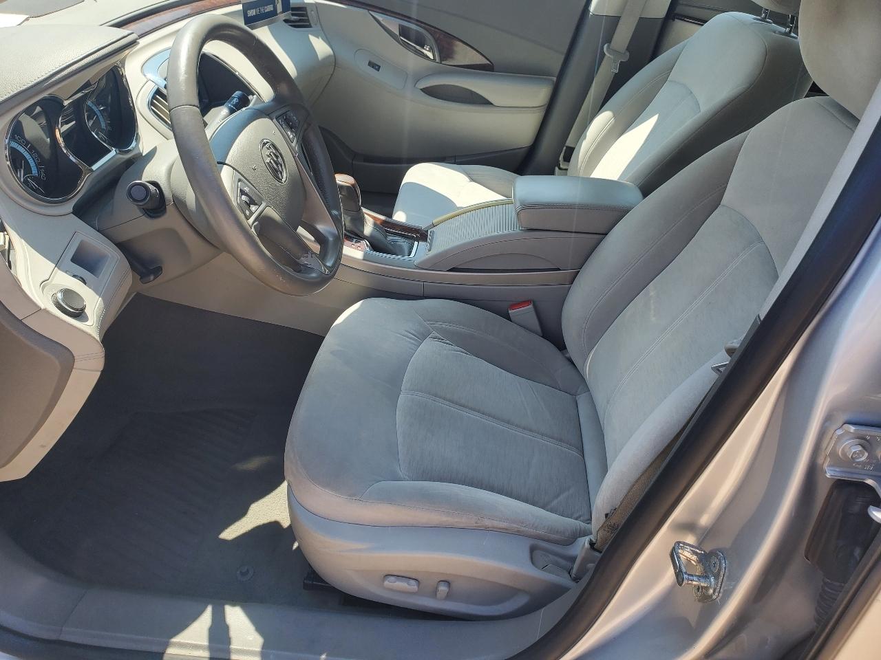 Buick LaCrosse CX 2010