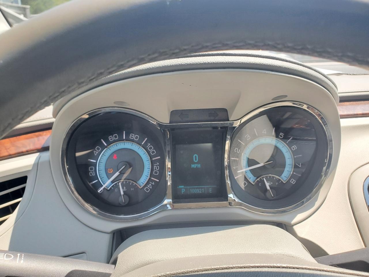 Buick LaCrosse CX 2010