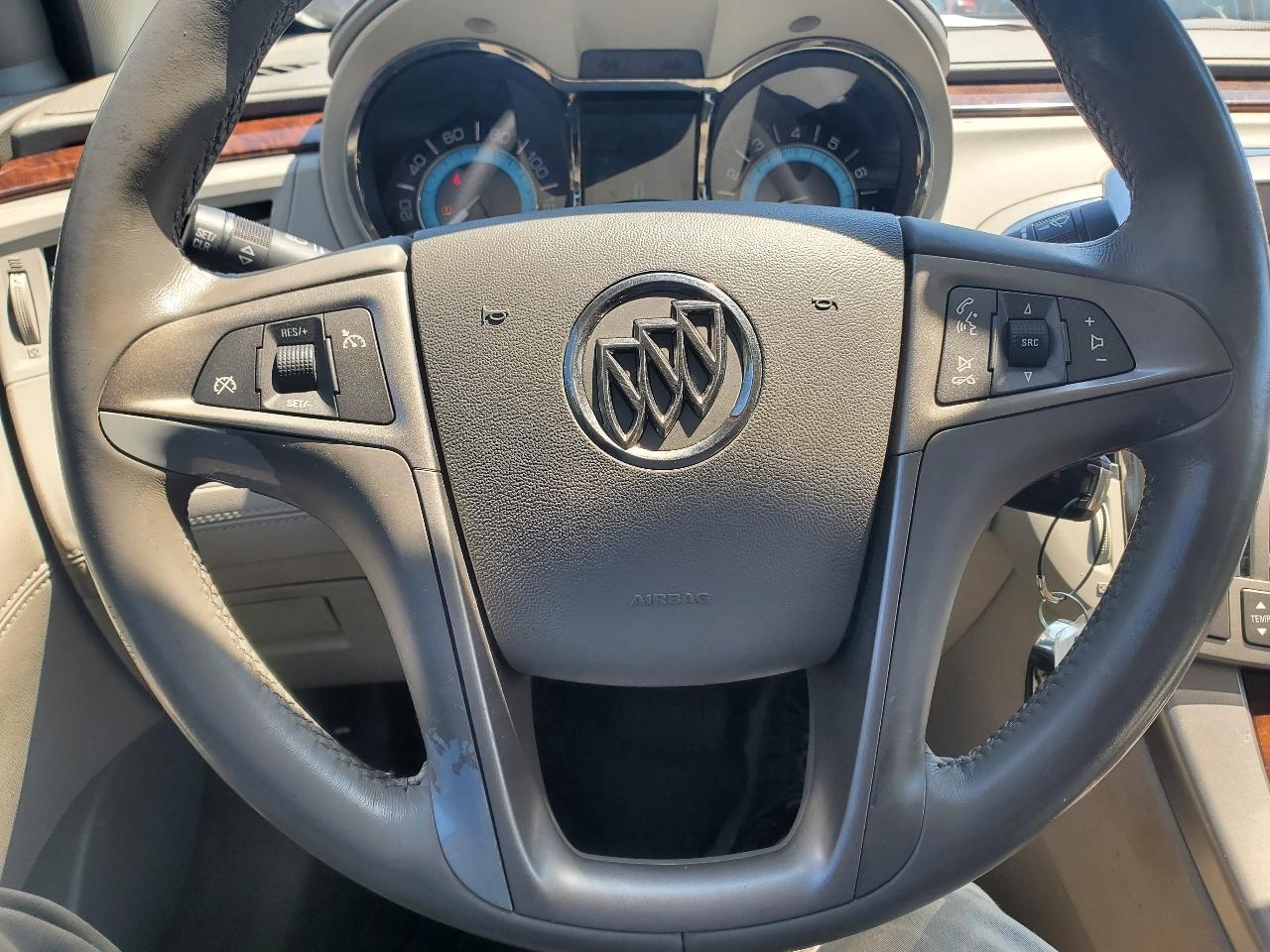 Buick LaCrosse CX 2010