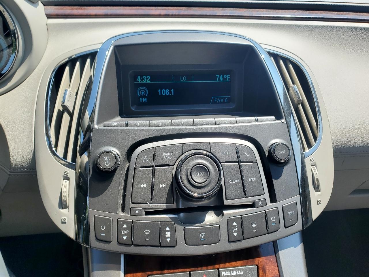 Buick LaCrosse CX 2010
