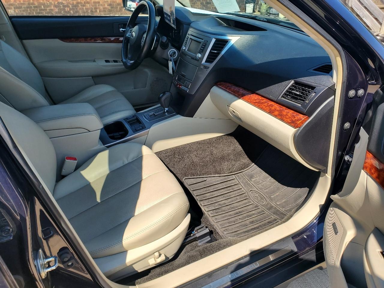 Subaru Outback 2.5i Limited 2012