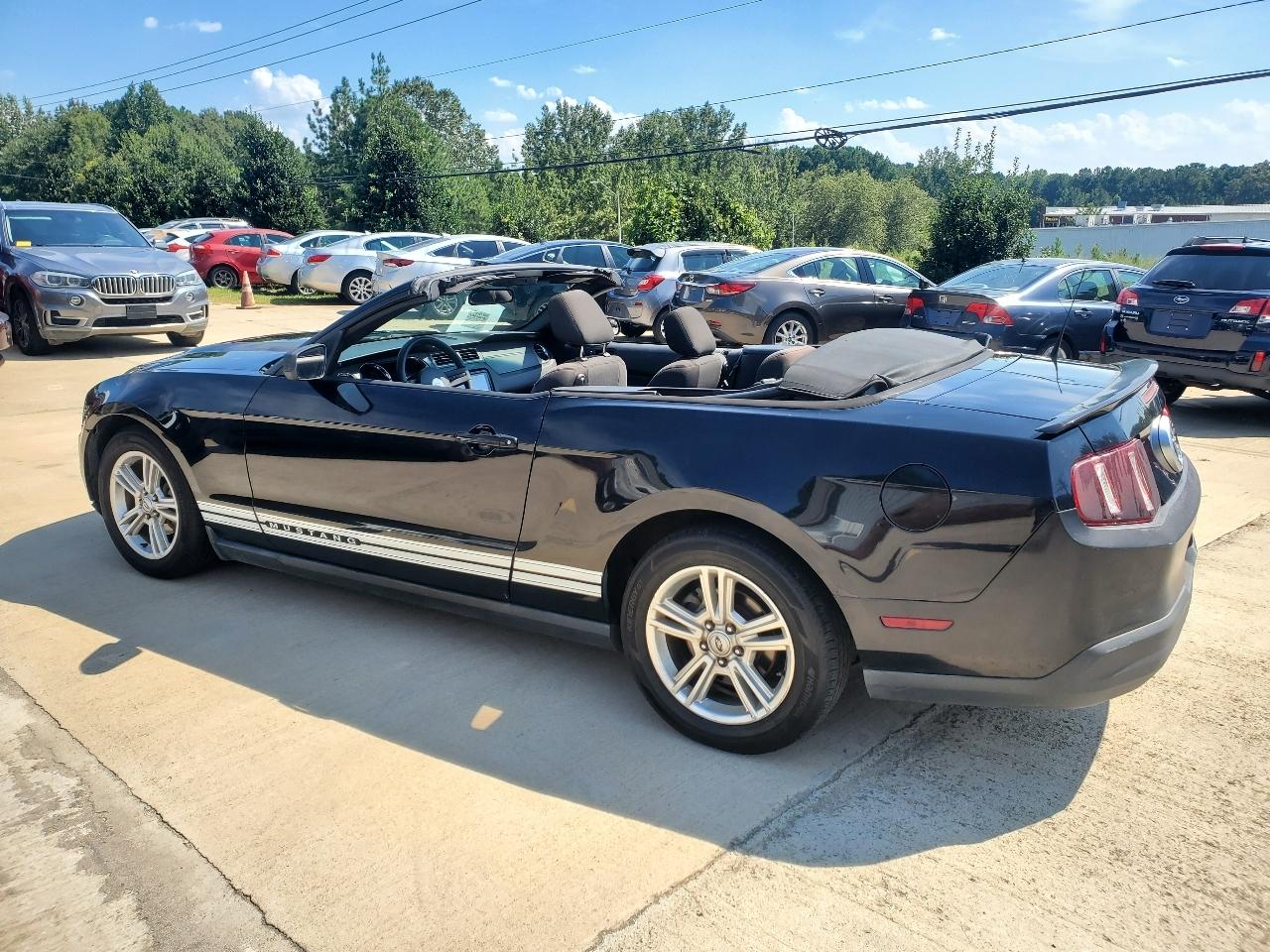 Ford Mustang V6 Convertible 2010
