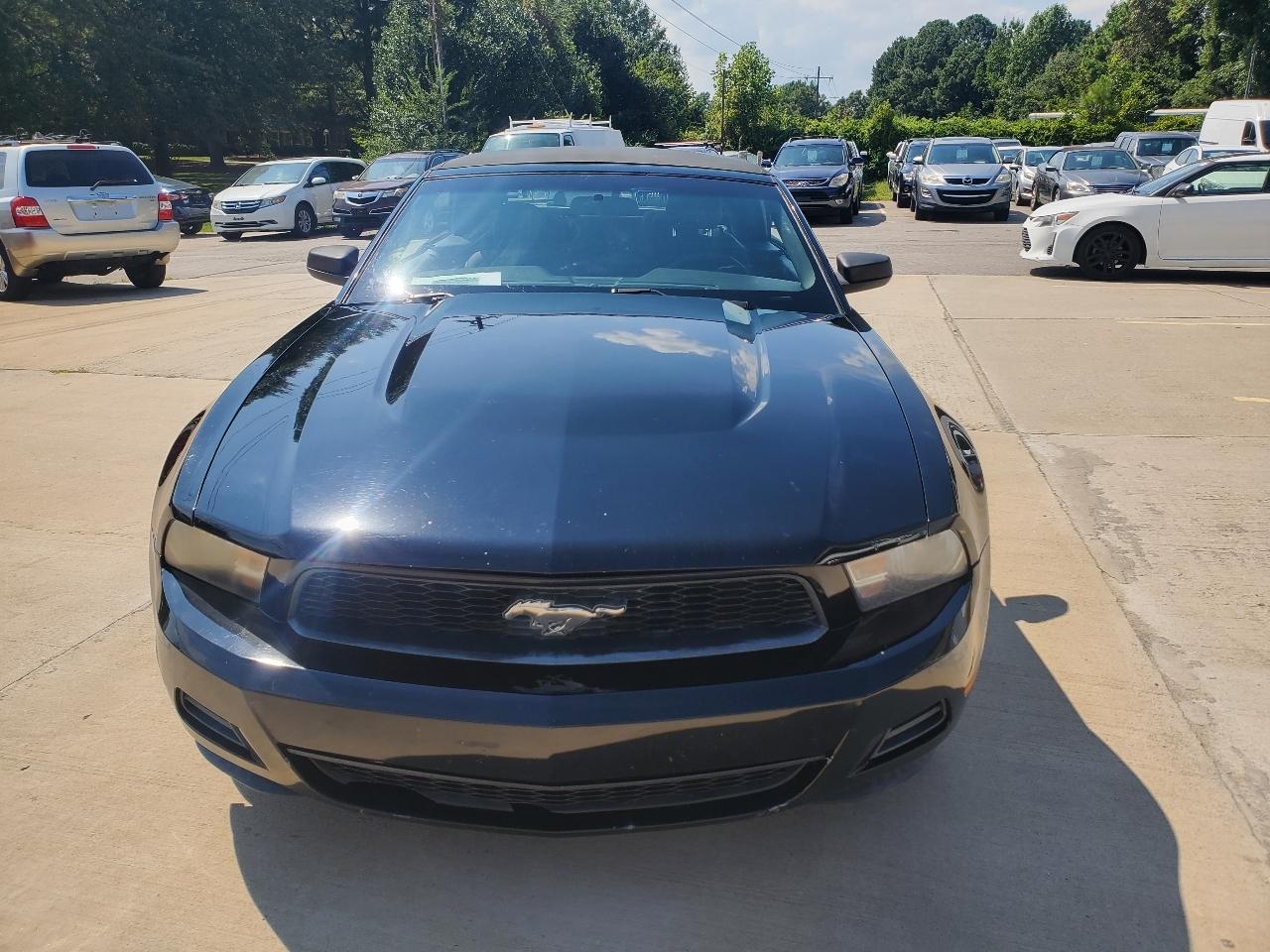 Ford Mustang V6 Convertible 2010