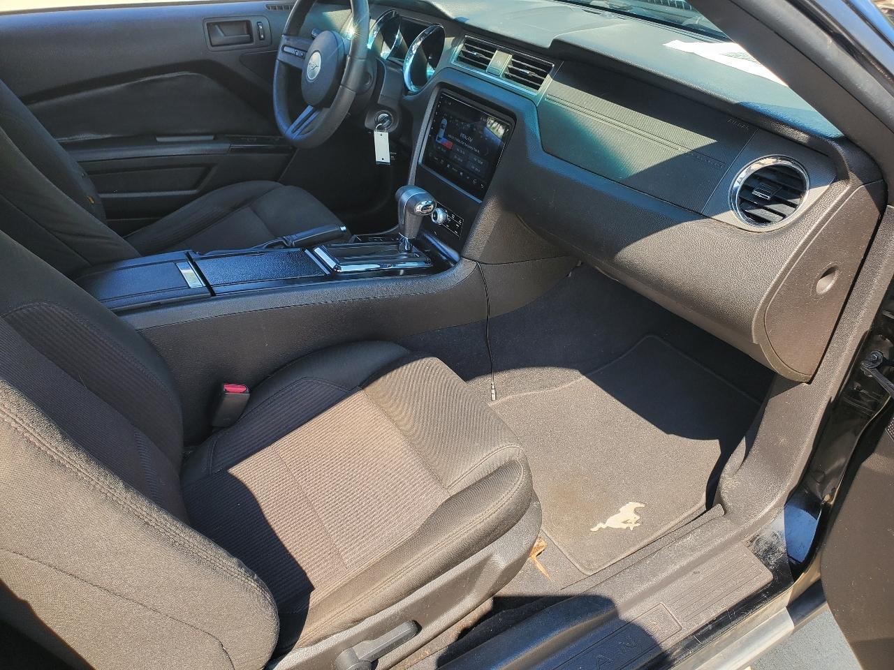 Ford Mustang V6 Convertible 2010