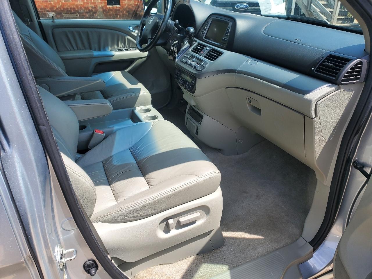 Honda Odyssey EX-L w/ DVD and Navigation 2009