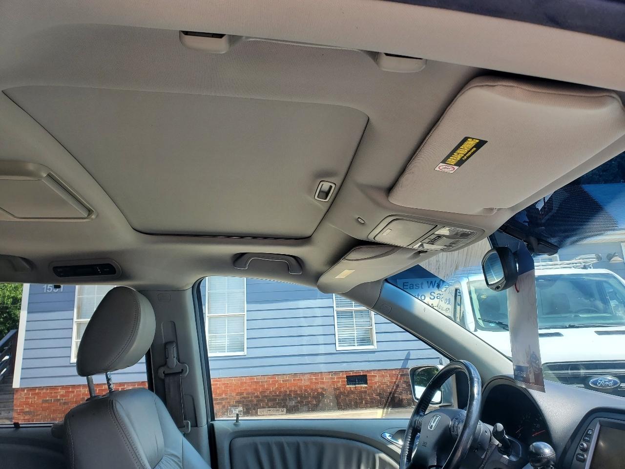 Honda Odyssey EX-L w/ DVD and Navigation 2009