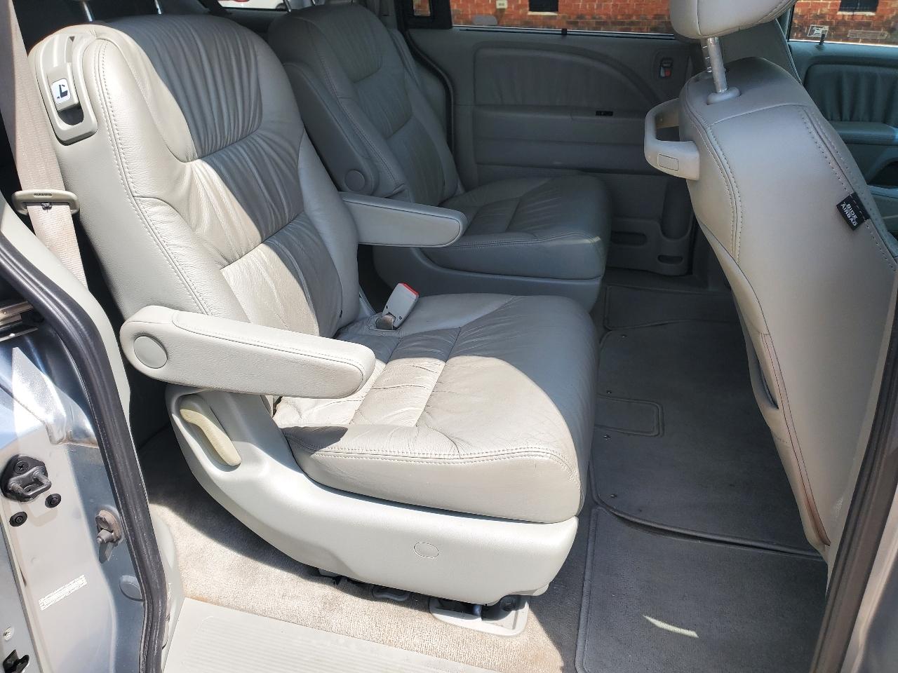 Honda Odyssey EX-L w/ DVD and Navigation 2009