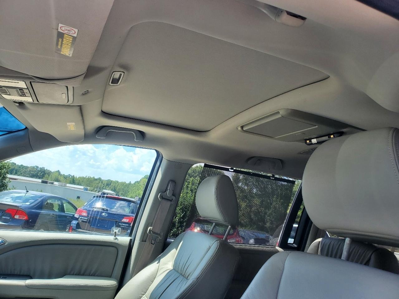 Honda Odyssey EX-L w/ DVD and Navigation 2009