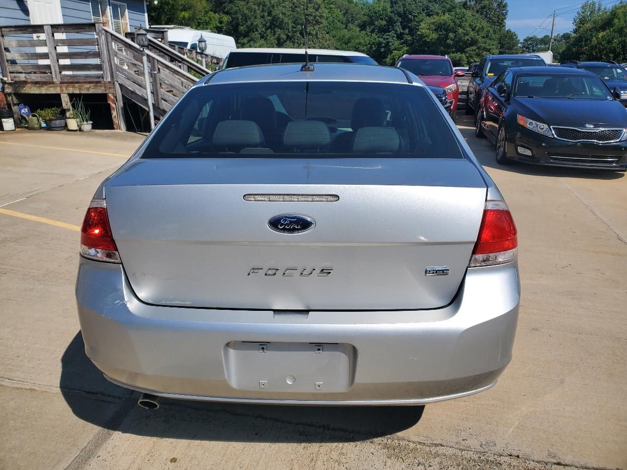 Ford Focus SEL Sedan 2010