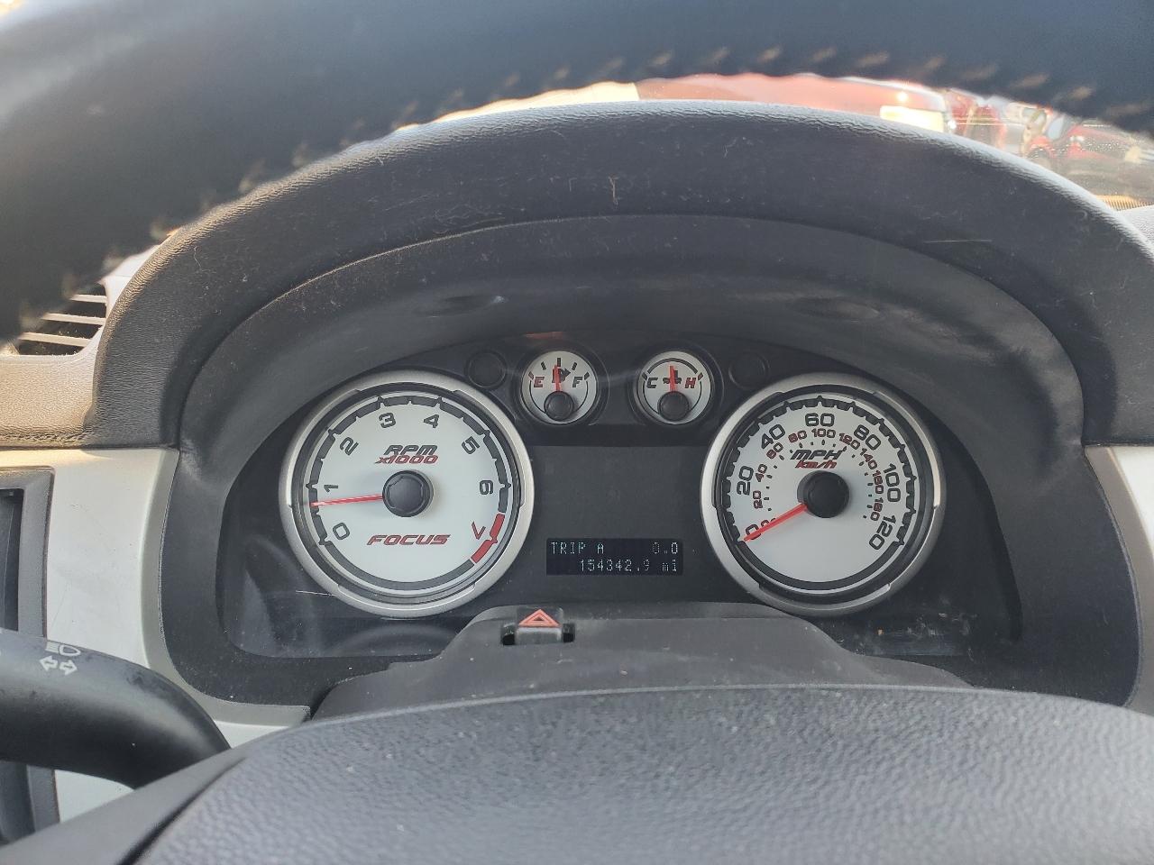 Ford Focus SEL Sedan 2010