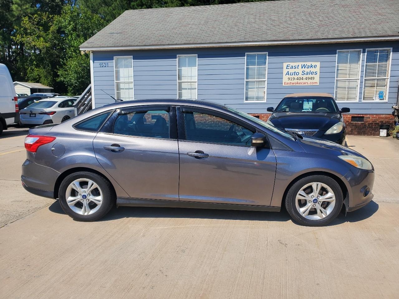 Ford Focus SE Sedan 2014