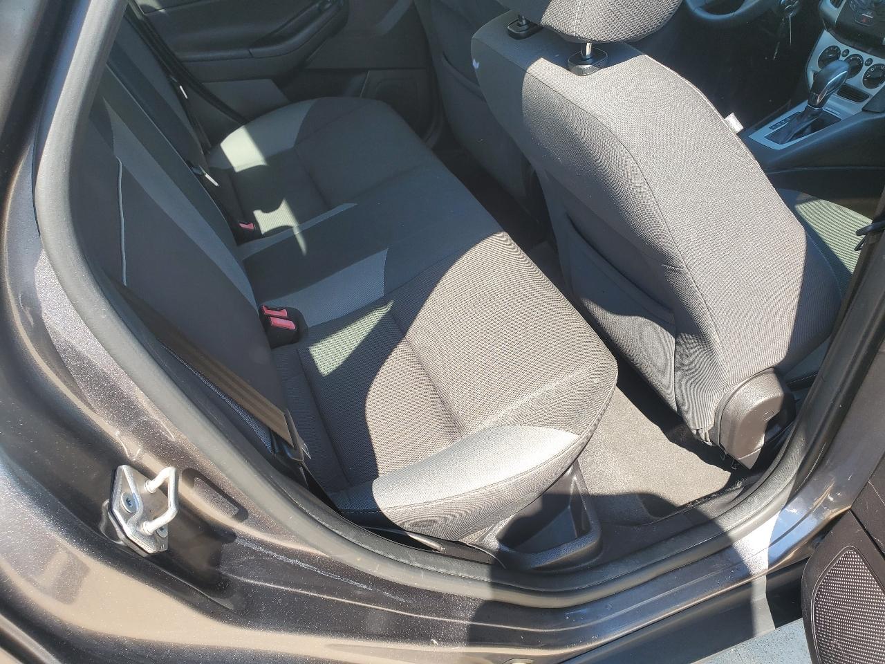 Ford Focus SE Sedan 2014