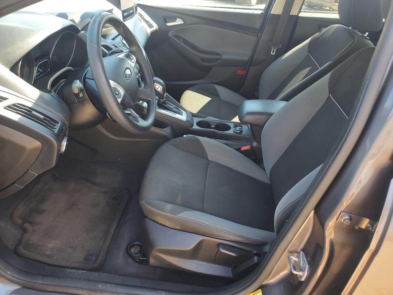 Ford Focus SE Sedan 2014