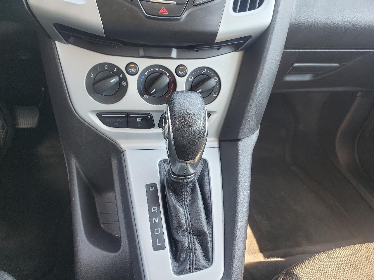 Ford Focus SE Sedan 2014