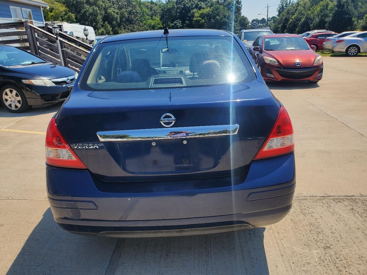 Nissan Versa 1.8 S Sedan 2009
