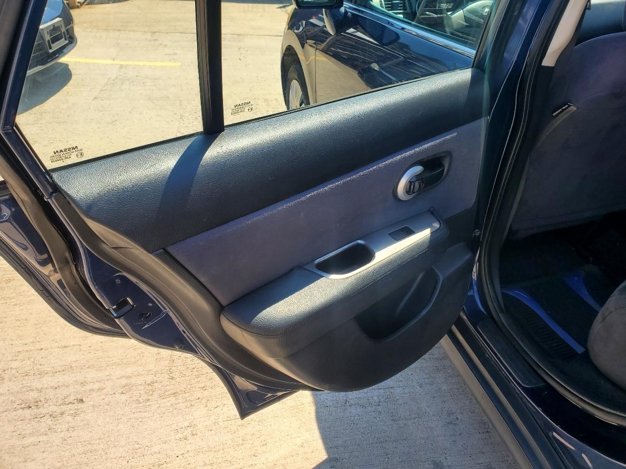 Nissan Versa 1.8 S Sedan 2009