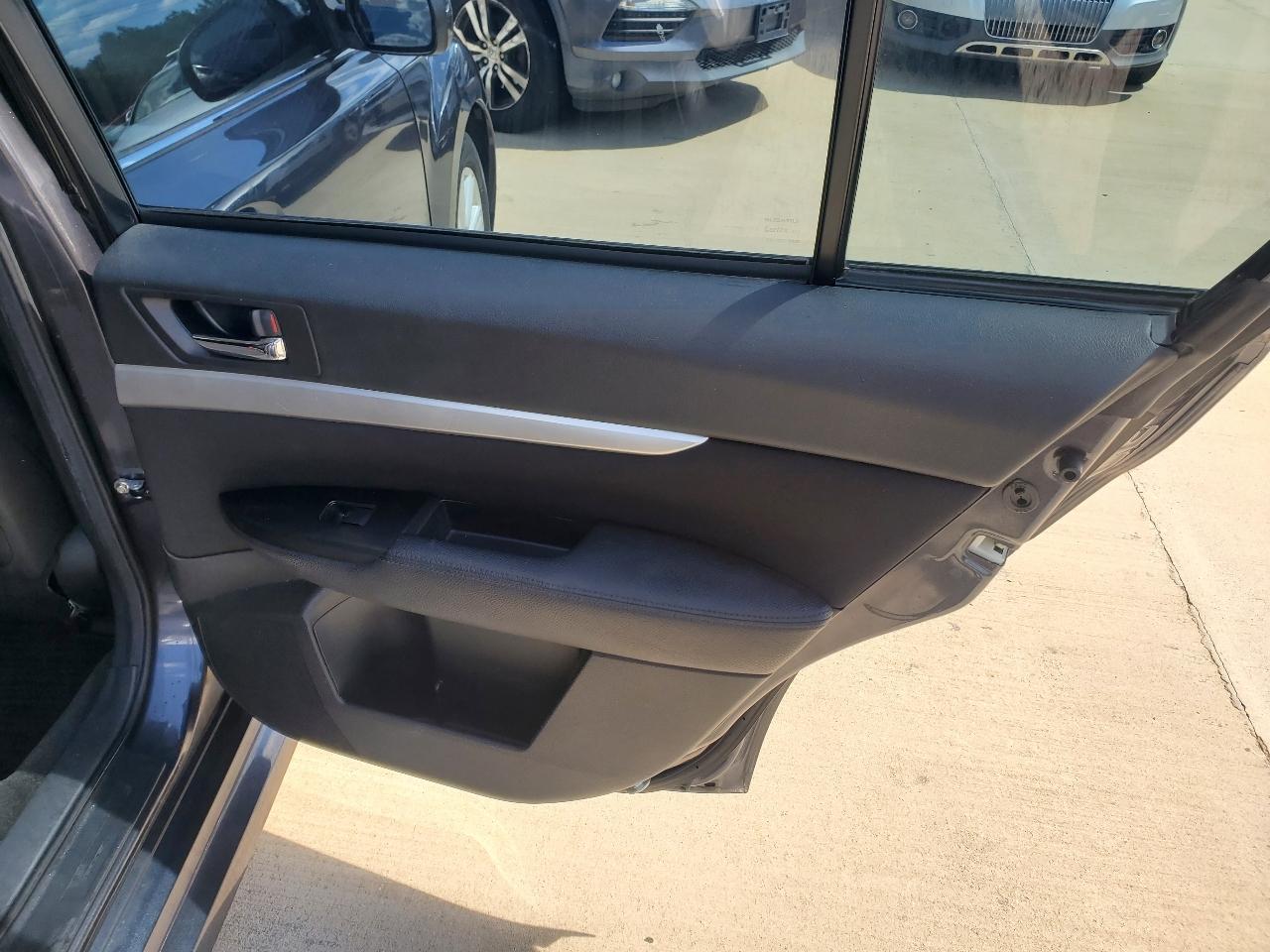 Subaru Legacy 2.5i Premium 2012