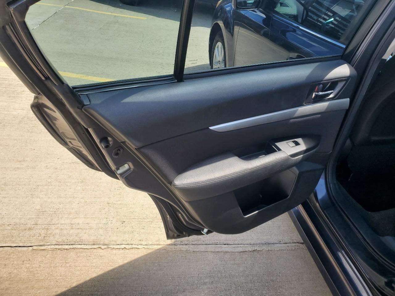 Subaru Legacy 2.5i Premium 2012