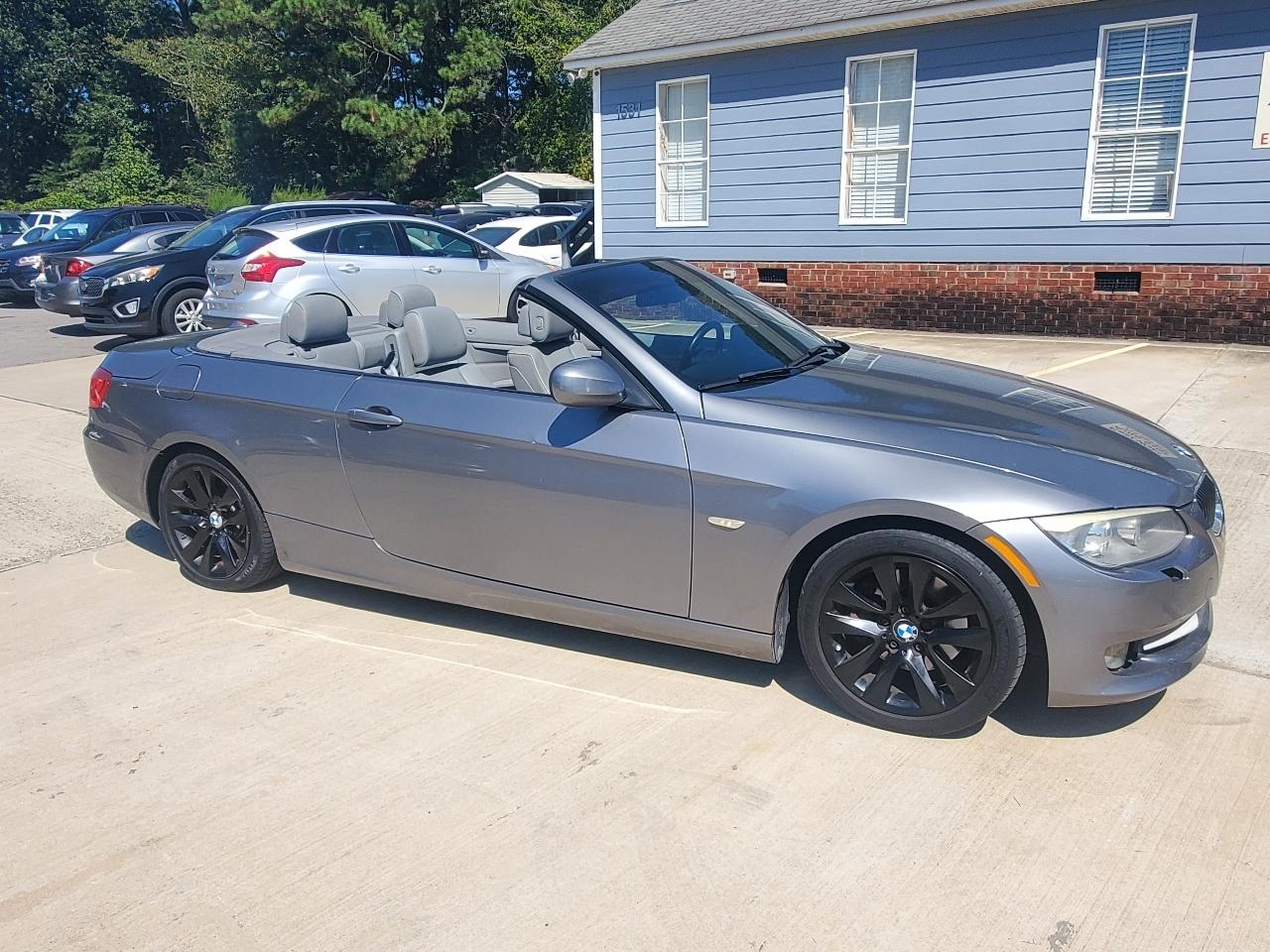 BMW 3-Series 328i Convertible 2011