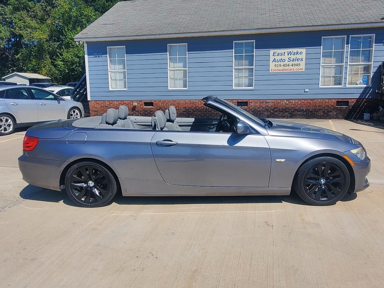 BMW 3-Series 328i Convertible 2011