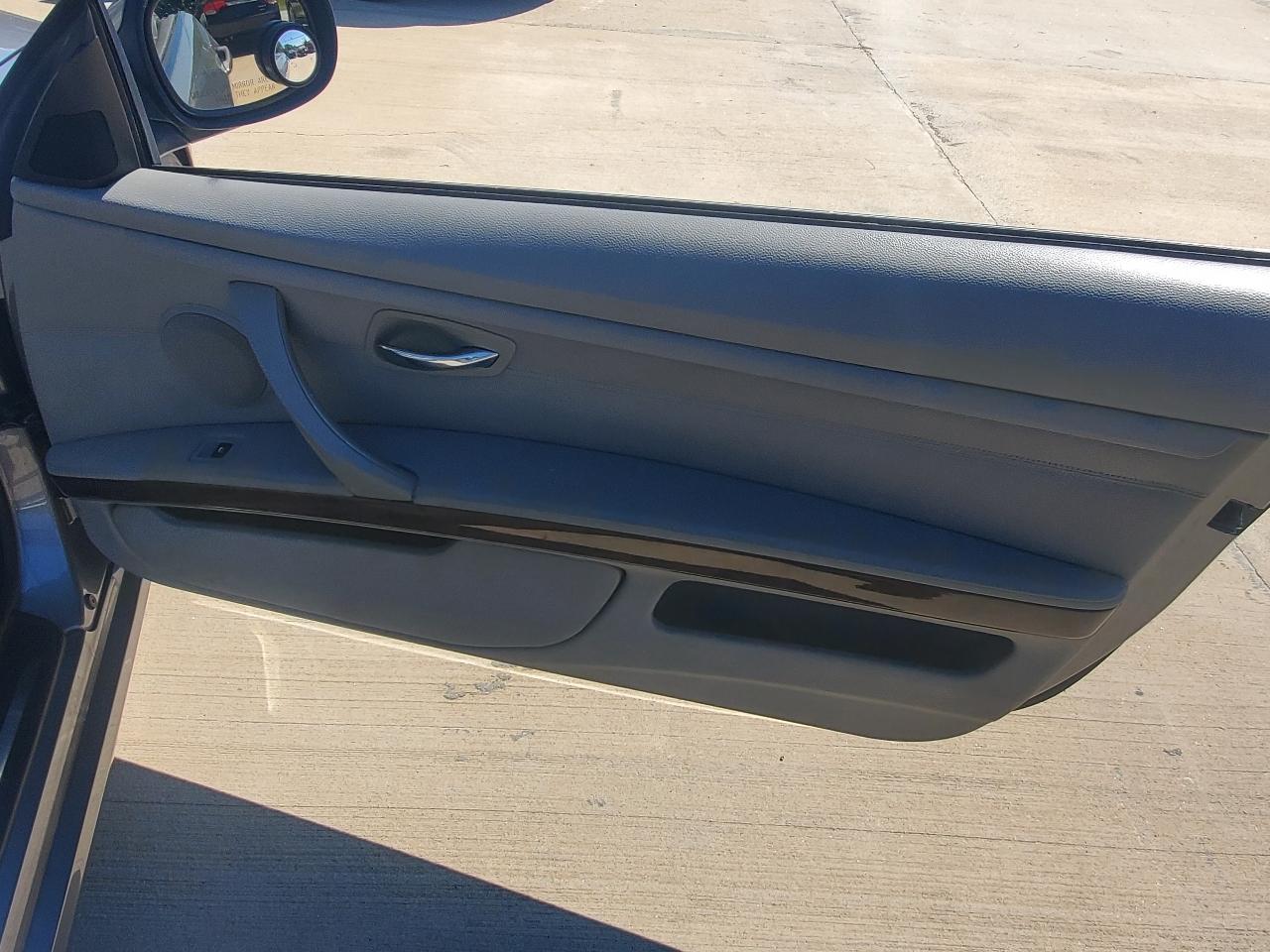 BMW 3-Series 328i Convertible 2011