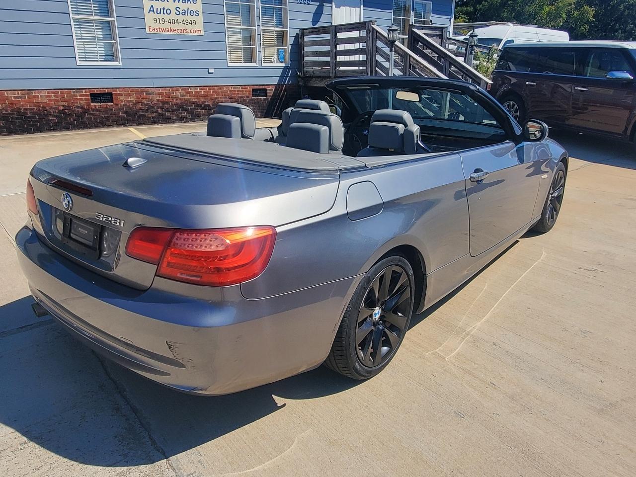 BMW 3-Series 328i Convertible 2011