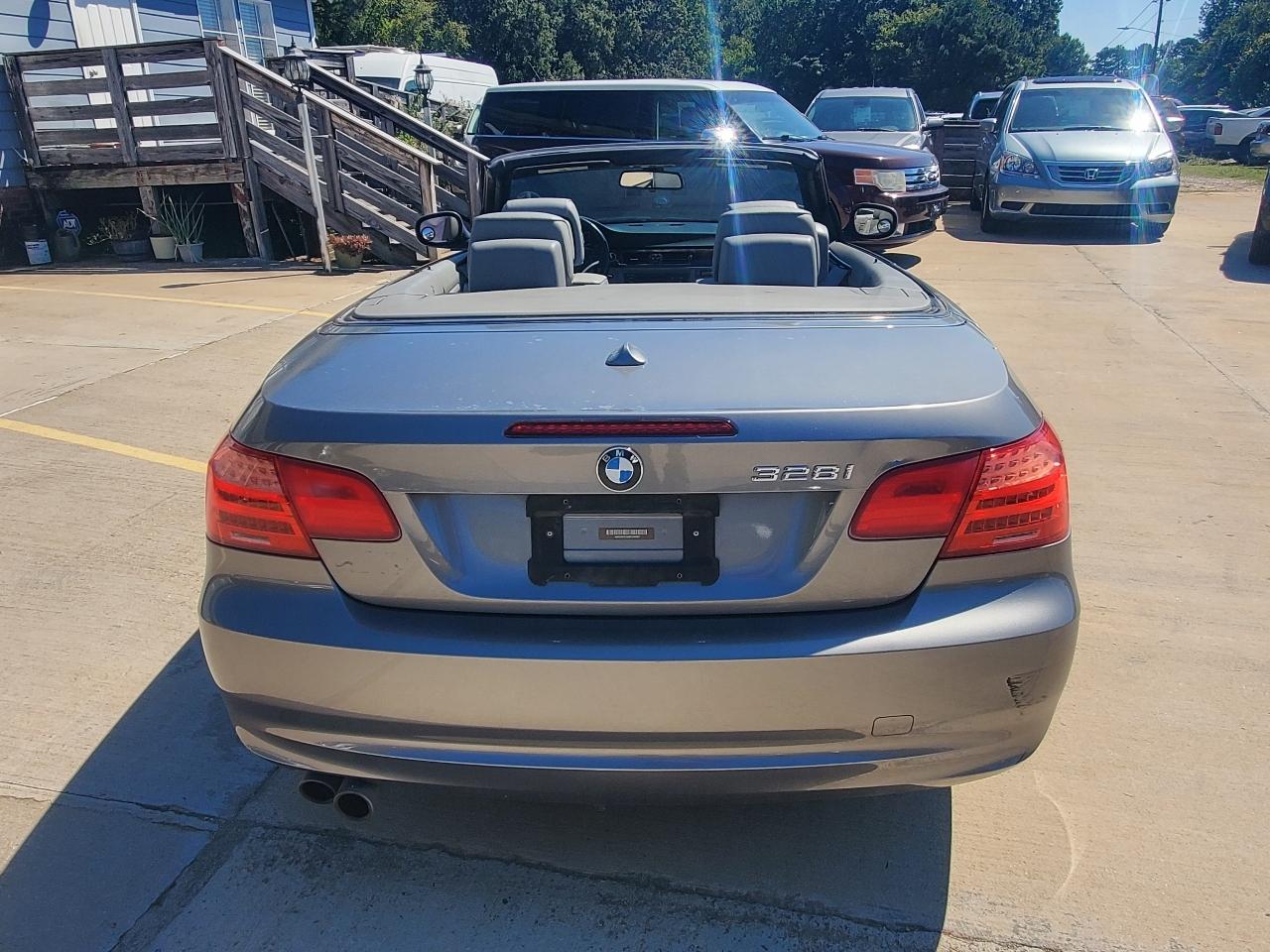 BMW 3-Series 328i Convertible 2011