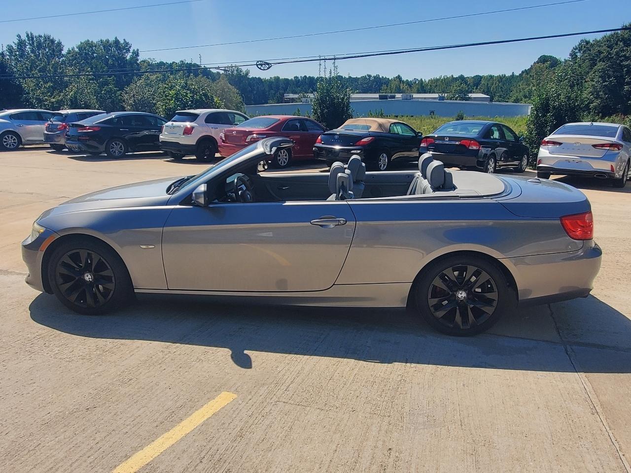 BMW 3-Series 328i Convertible 2011