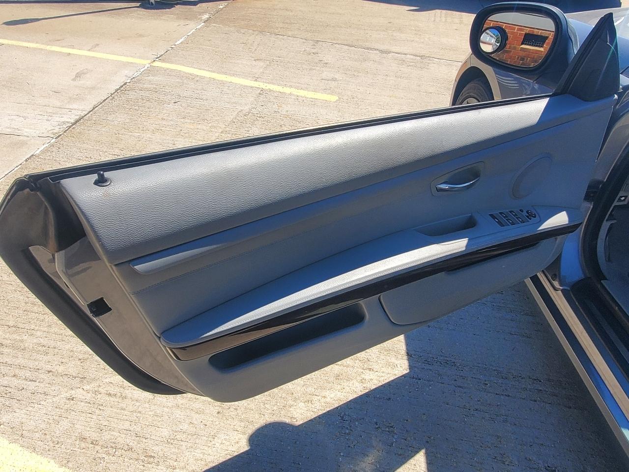 BMW 3-Series 328i Convertible 2011