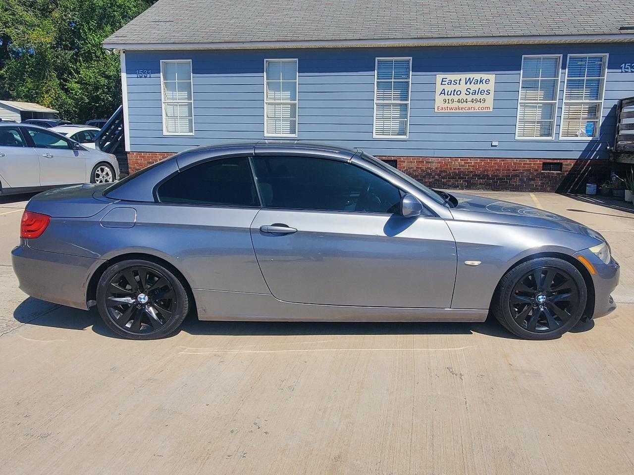 BMW 3-Series 328i Convertible 2011