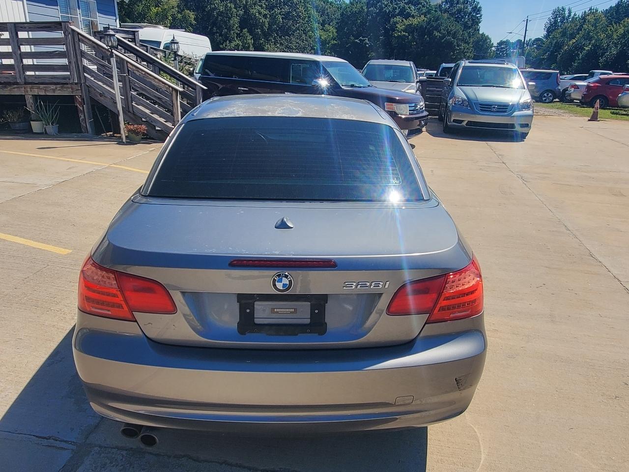 BMW 3-Series 328i Convertible 2011