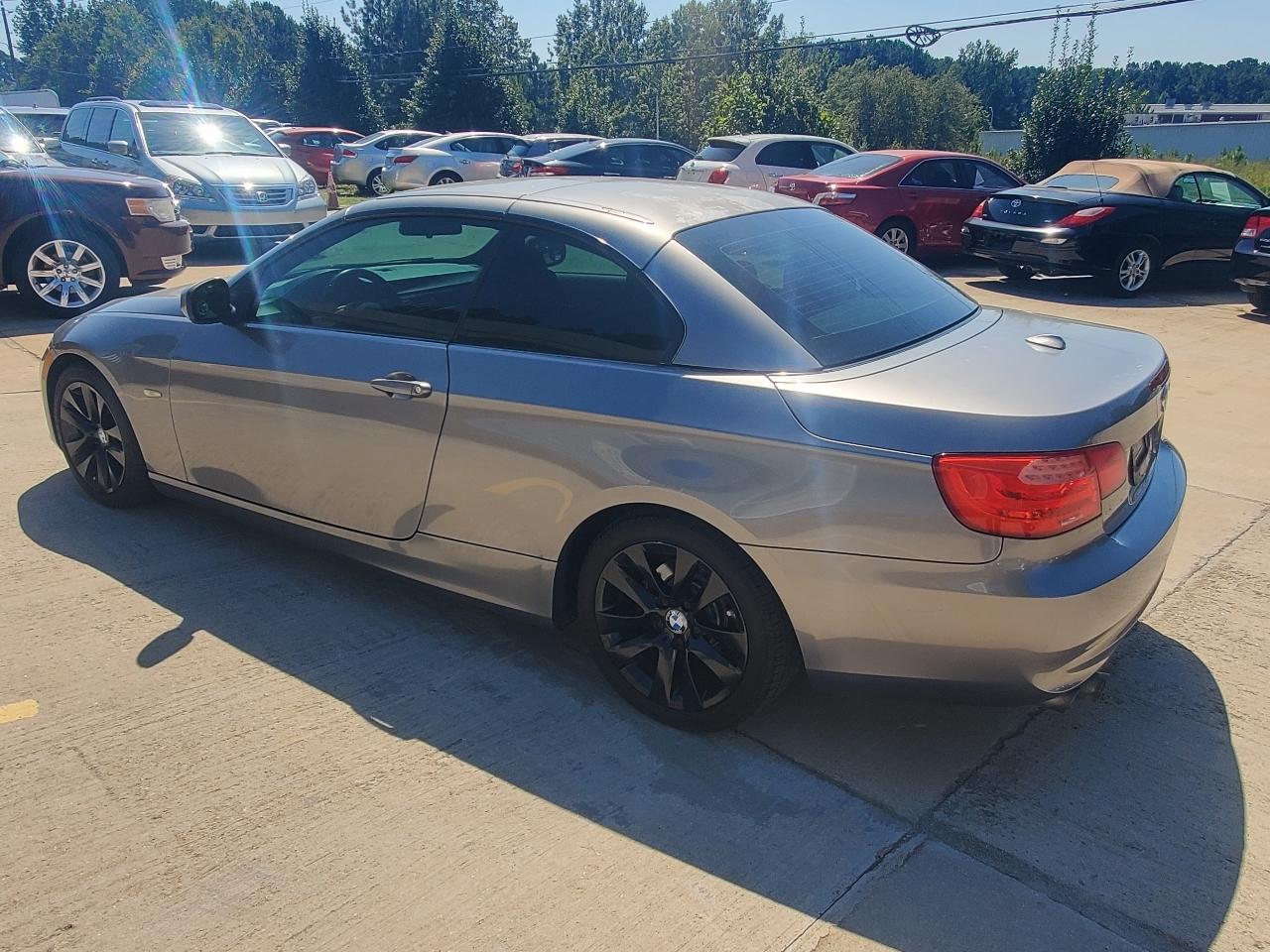 BMW 3-Series 328i Convertible 2011
