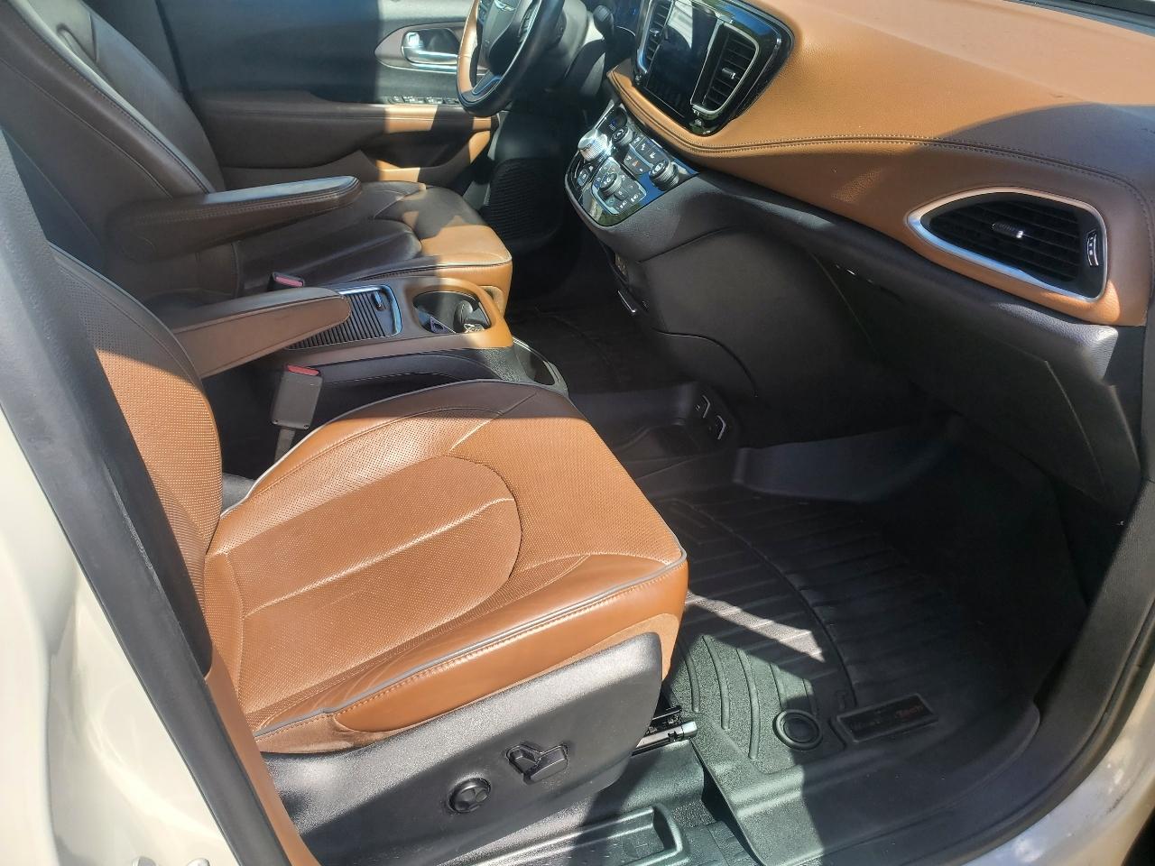 Chrysler Pacifica Limited 2017
