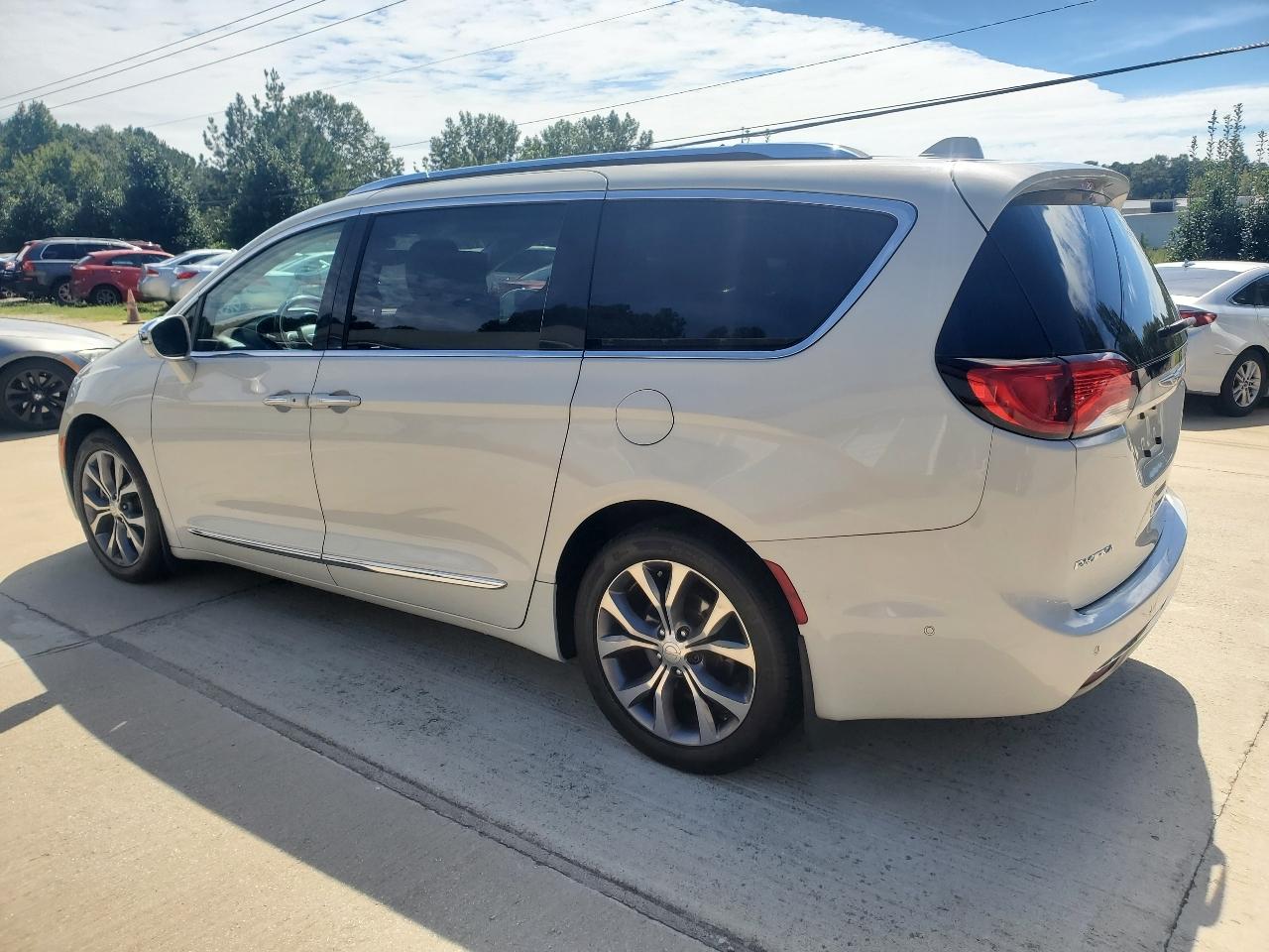 Chrysler Pacifica Limited 2017
