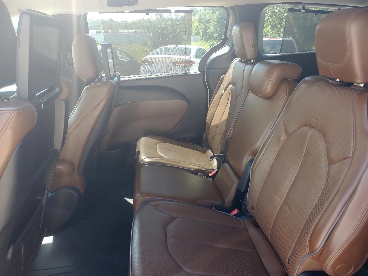 Chrysler Pacifica Limited 2017