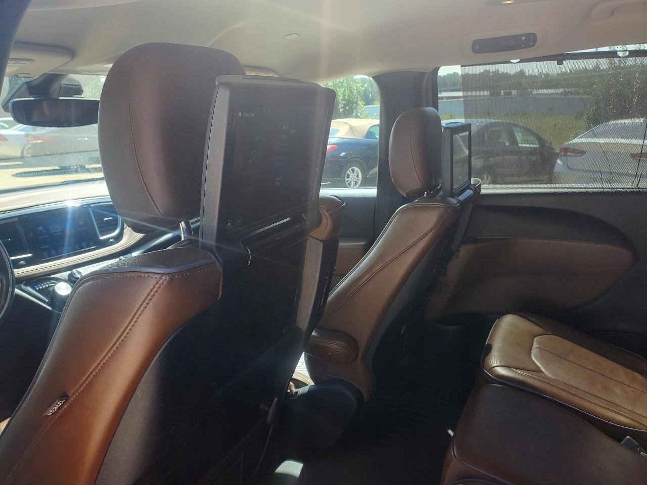 Chrysler Pacifica Limited 2017