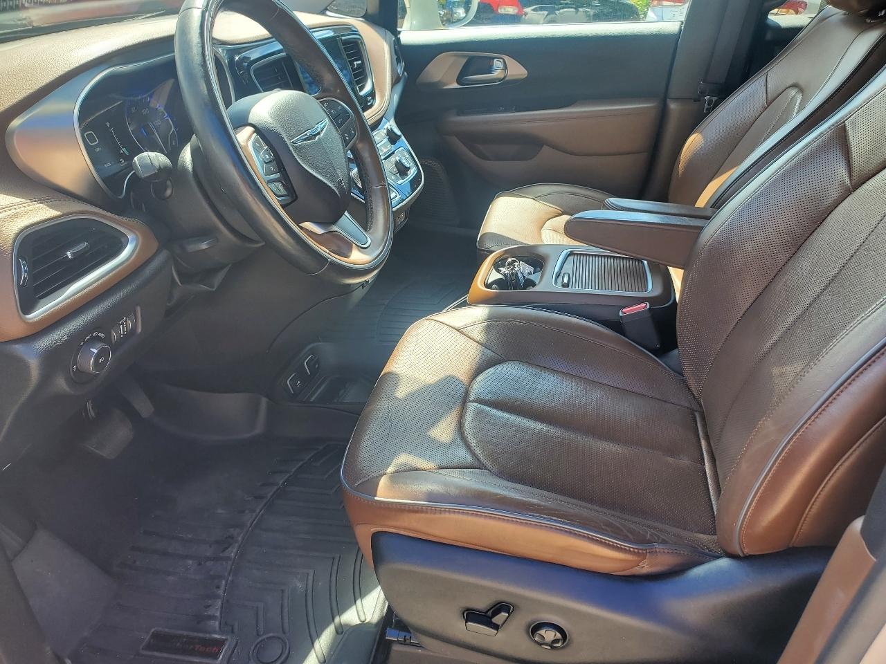 Chrysler Pacifica Limited 2017