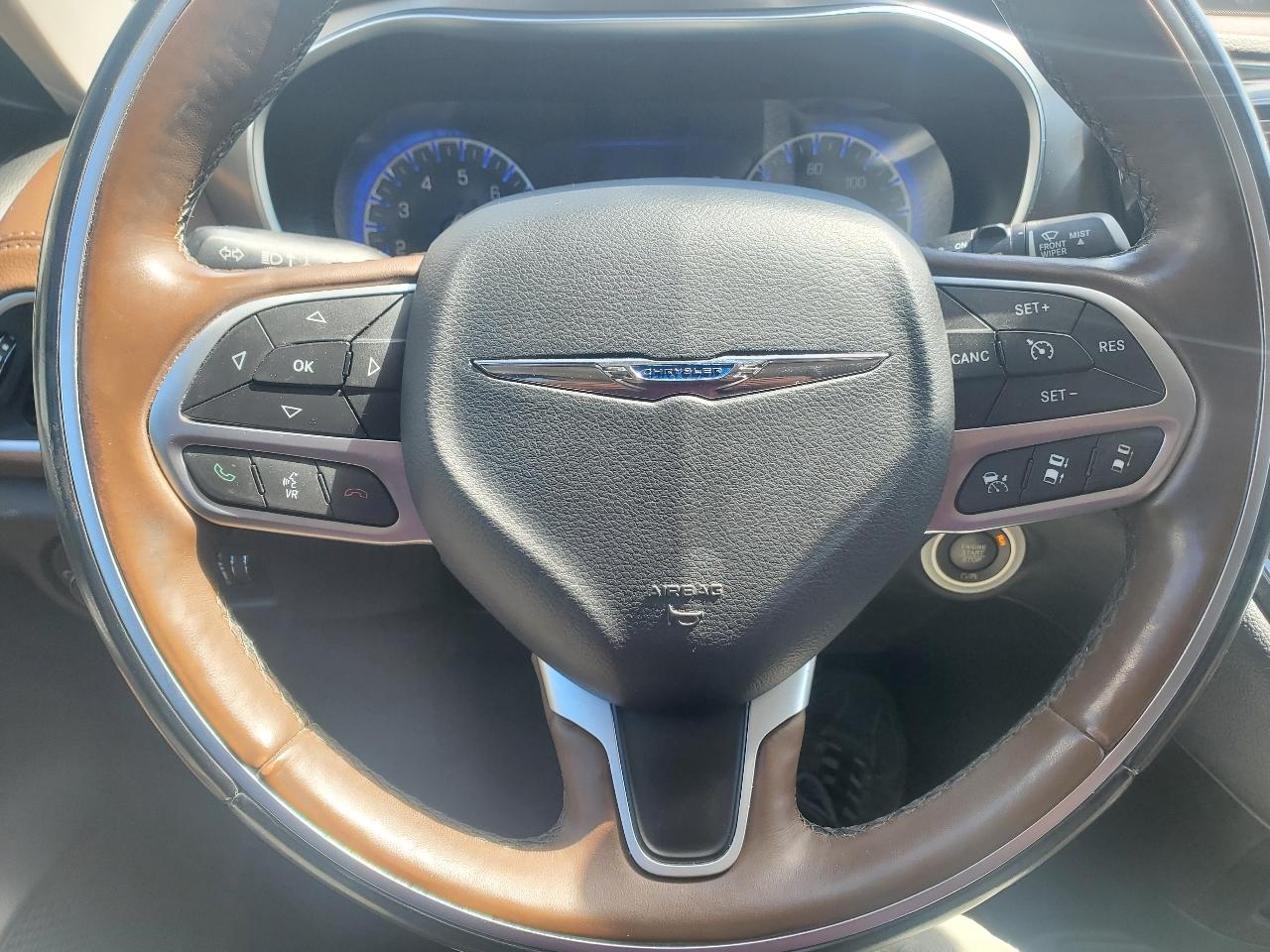 Chrysler Pacifica Limited 2017