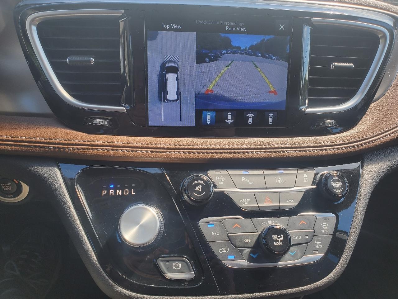 Chrysler Pacifica Limited 2017