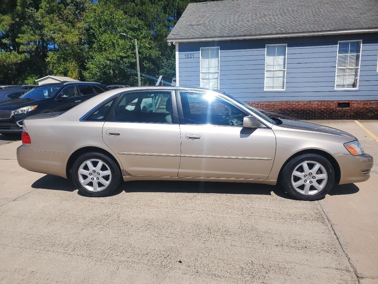 Toyota Avalon XL 2003